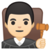 安卓系统里的男法官：浅肤色emoji表情